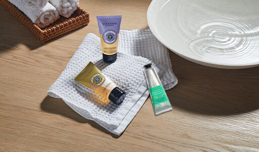 FREE HAND CARE TRAVEL KIT